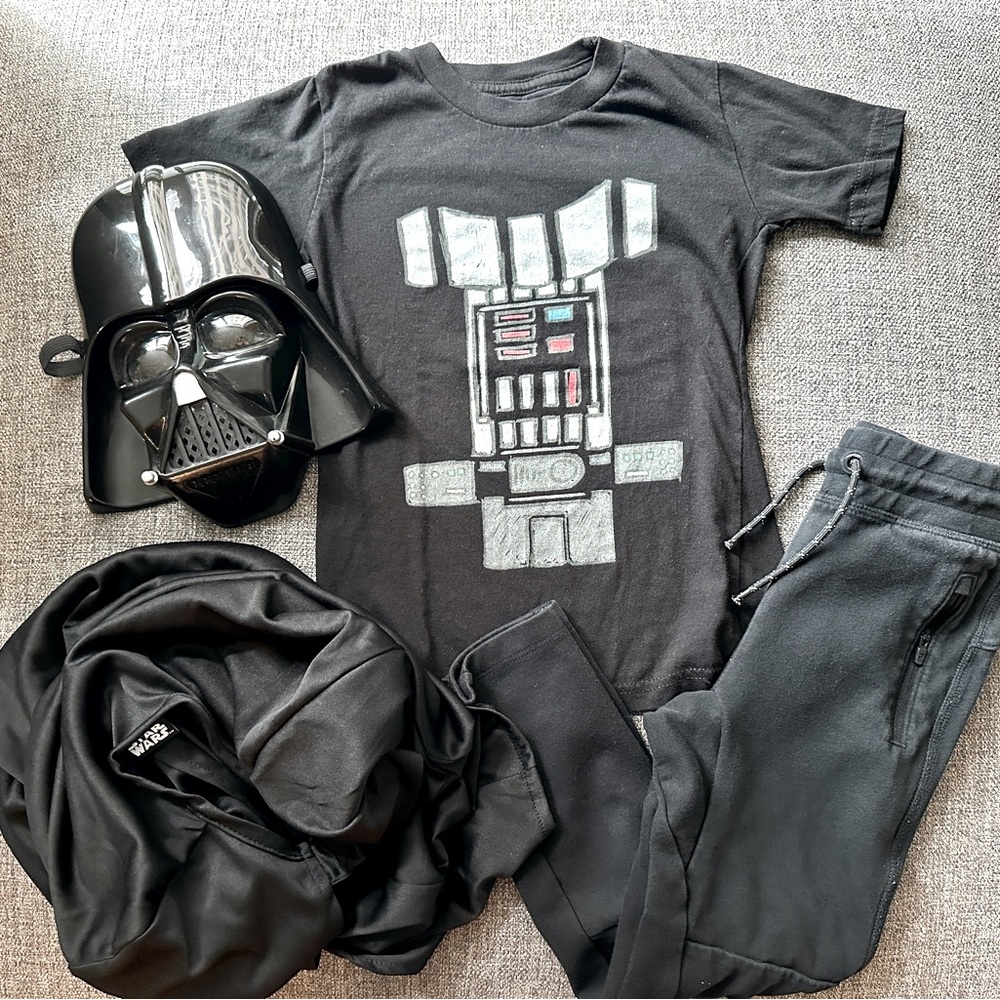 Kids Darth Vader cosplay/costume (size 6T)